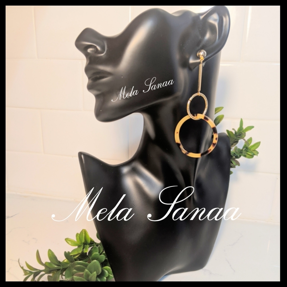 🍒5/$30- Tortoise shell hoop earrings🍒